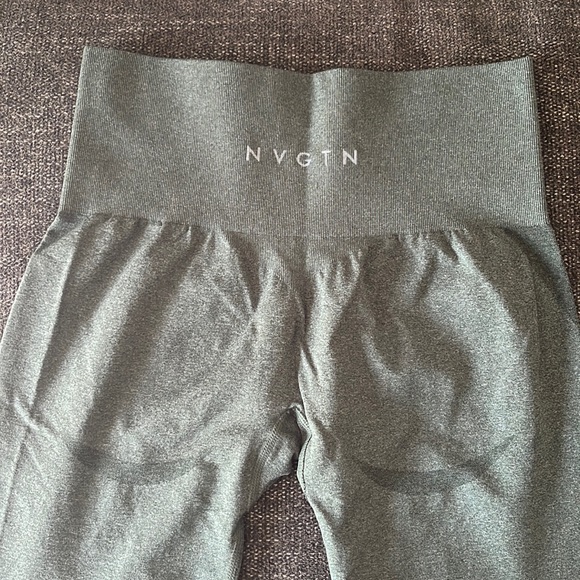 NVGTN Contour Seamless Leggings in Forest Green - Picture 1 of 4